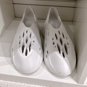 Yeezy foam runners, size 11, NEW CONDITION, without box